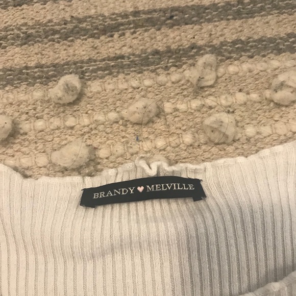 Cream coloured crop top - Picture 2 of 2